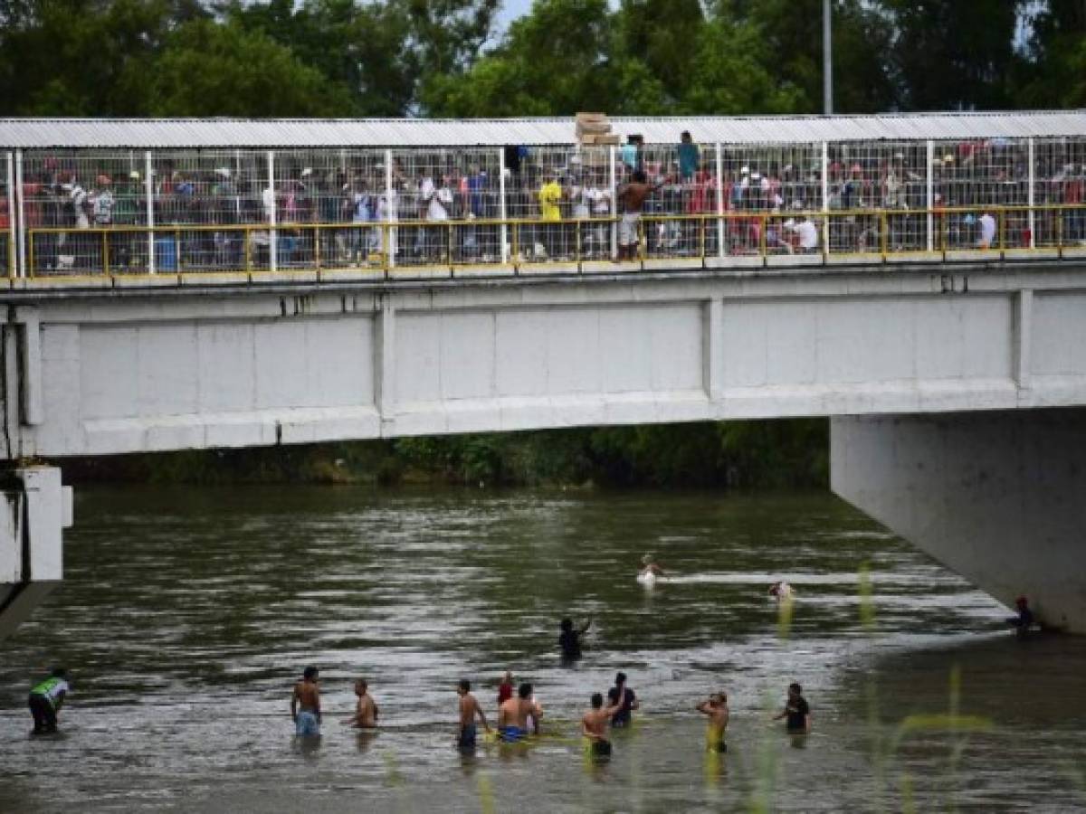 Caravana migrante: Unos celebran estar en México ilegalmente, otros esperan ingreso formal