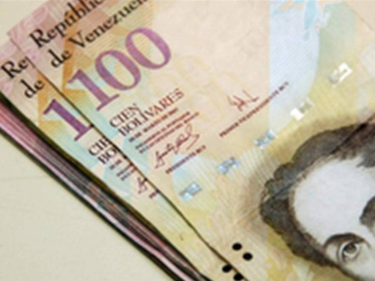 Maduro ordena retirar billetes 100 bolívares ante 'ataque” financiero