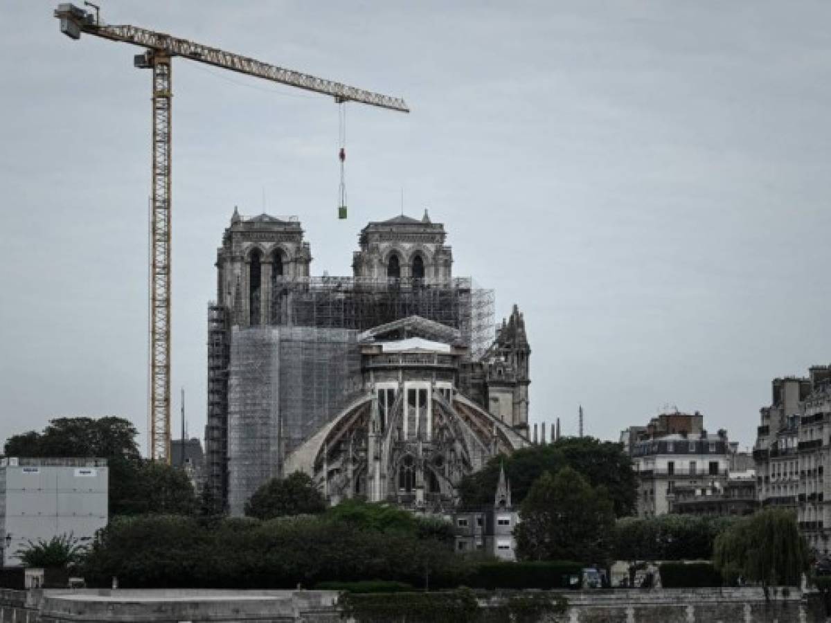 Empieza delicada retirada del andamio de Notre Dame de París, etapa clave para restauración