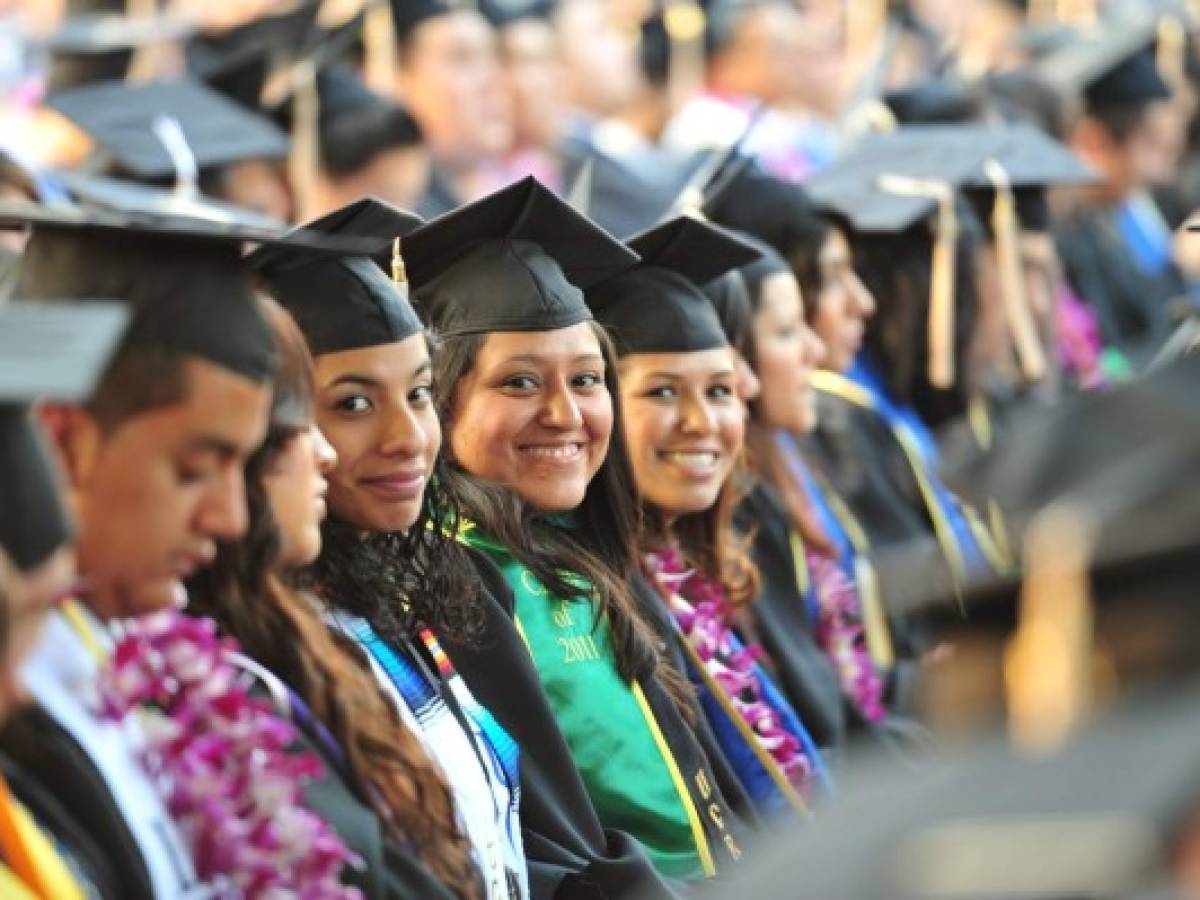 Fundador de Amazon hace millonaria donación en becas para Dreamers