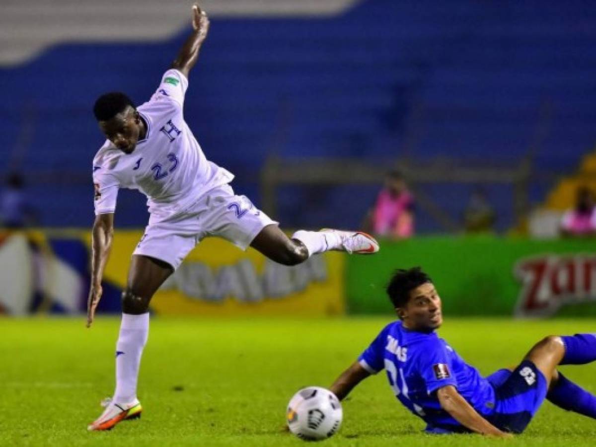 Sancionan a selección de fútbol de Honduras por comportamiento de aficionados en partido contra El Salvador