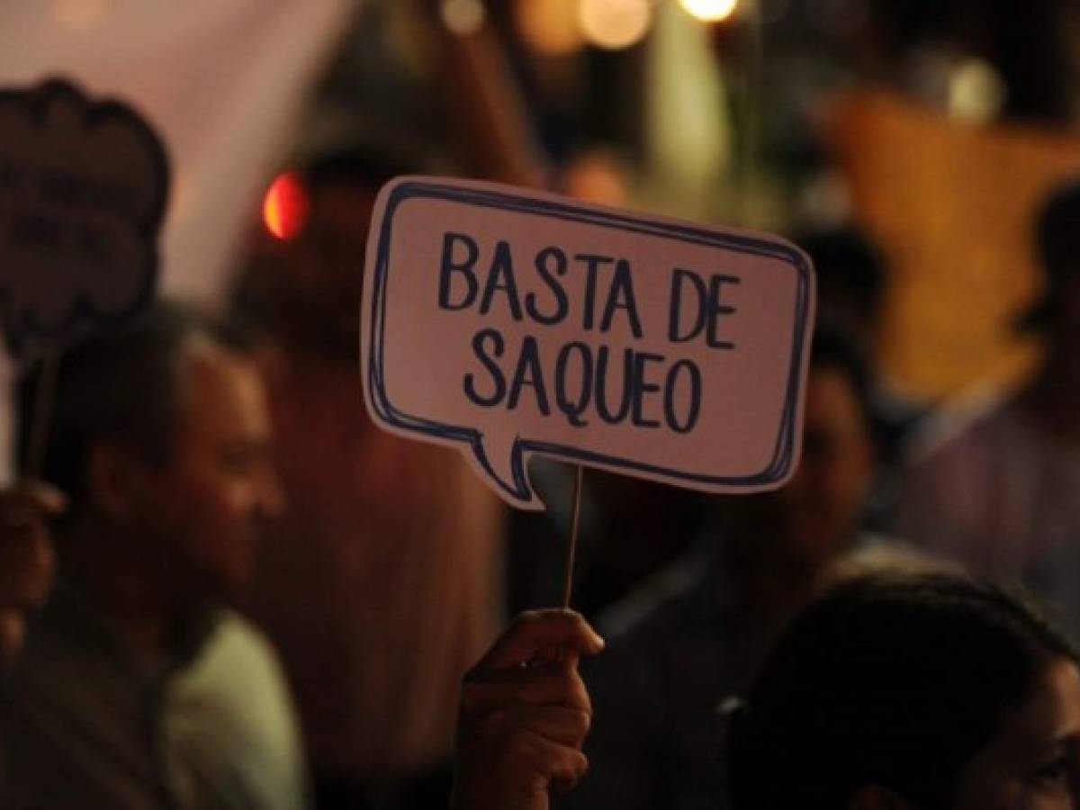Hondureños ganan la calle en protesta por megaestafa del Seguro Social   
