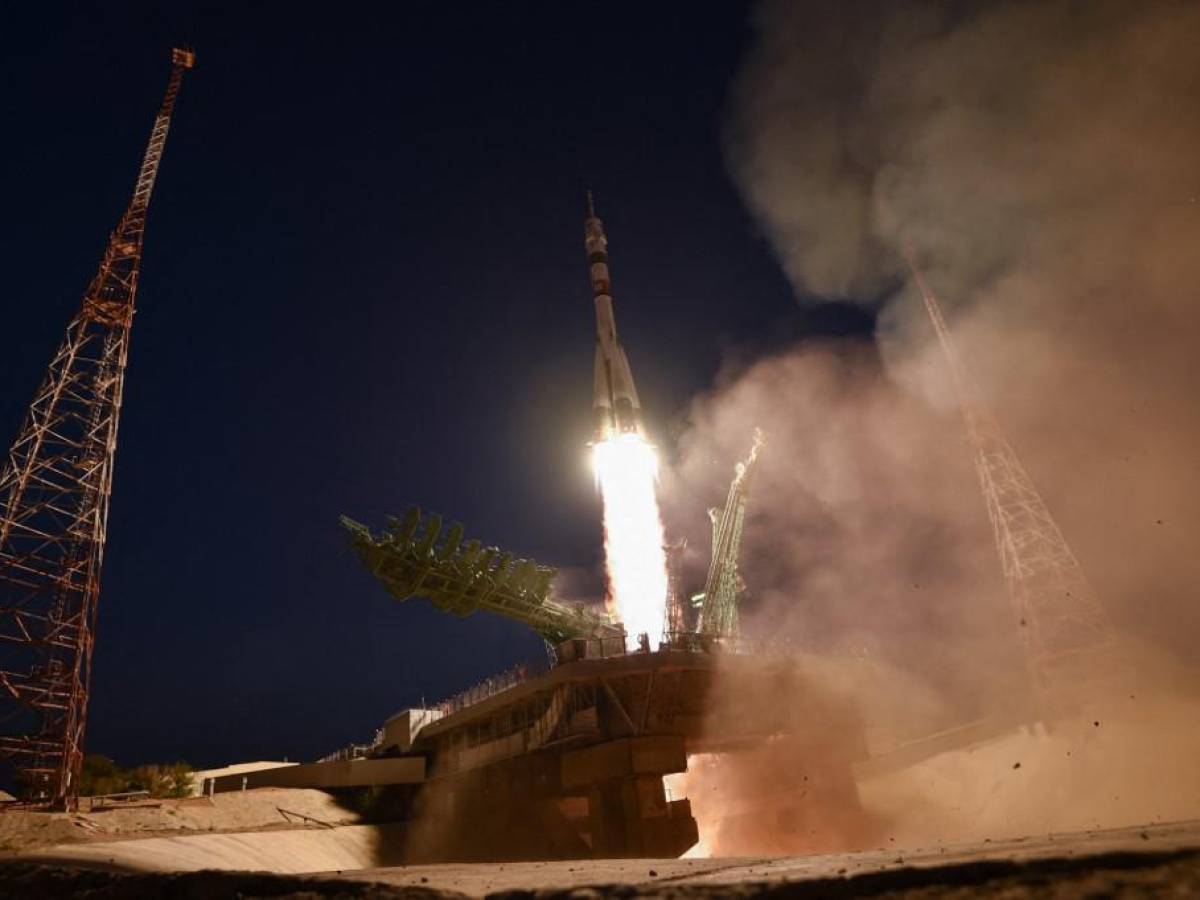 Nave espacial rusa Soyuz dañada retorna a la Tierra sin tripulantes