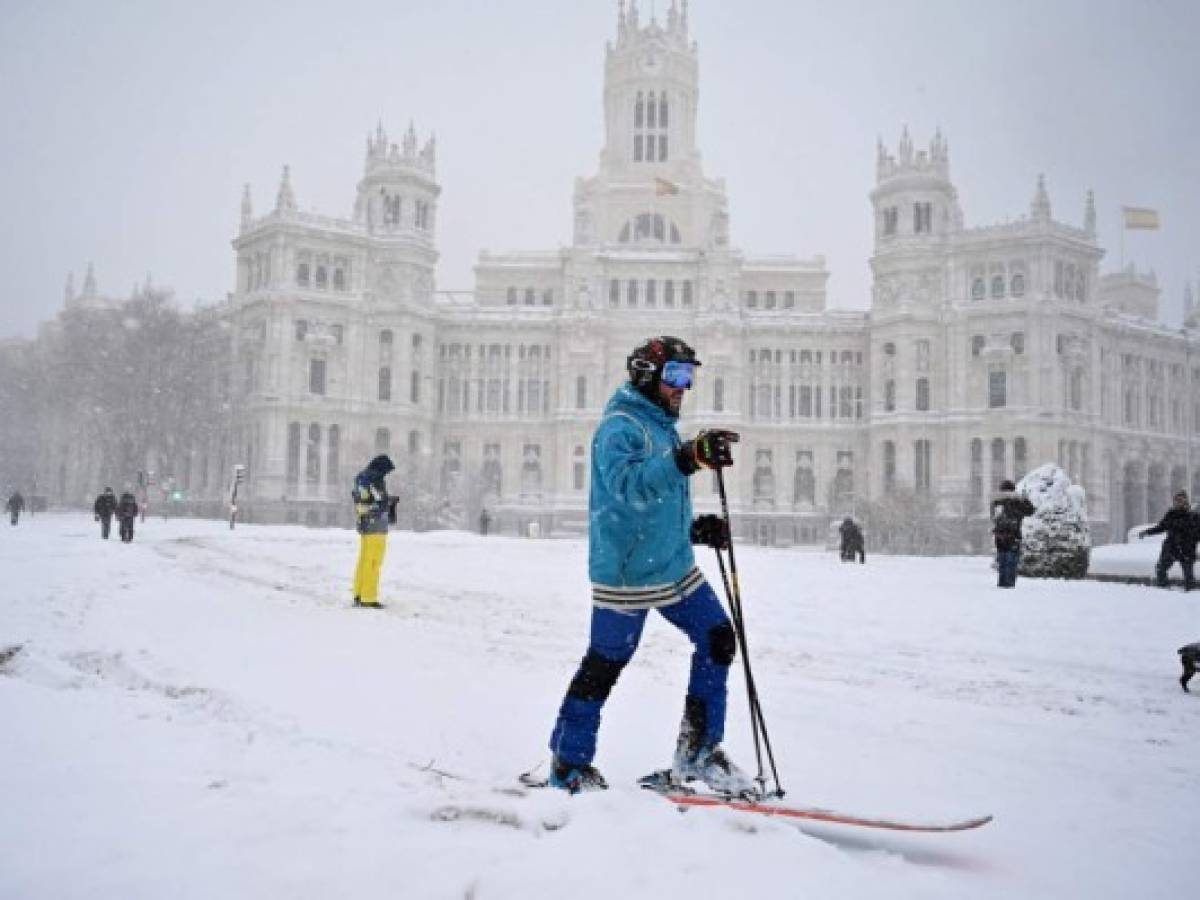 Tormenta de nieve siembra el caos en España