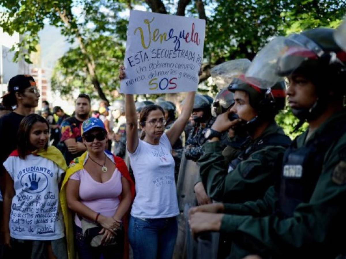 Colombia augura el colapso inminente de Venezuela y pide plan económico
