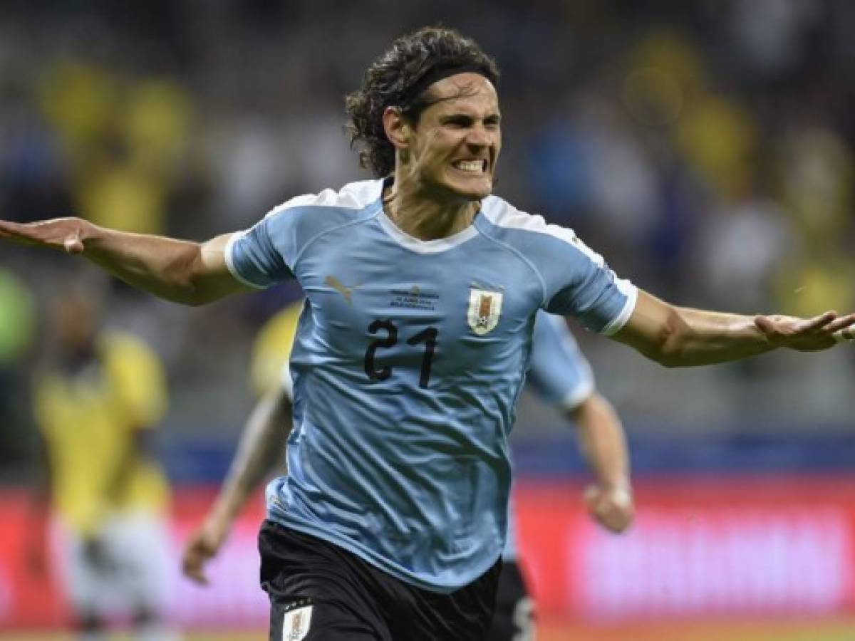 Cavani se lleva los aplausos por romper su maldición en Copa América