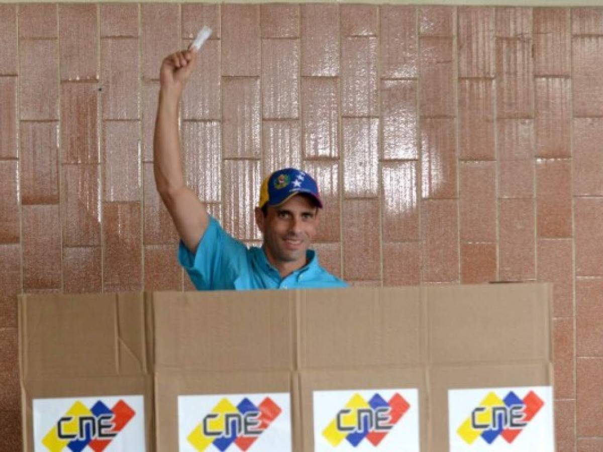 Venezuela: amplían horario de votación; oposición rechaza