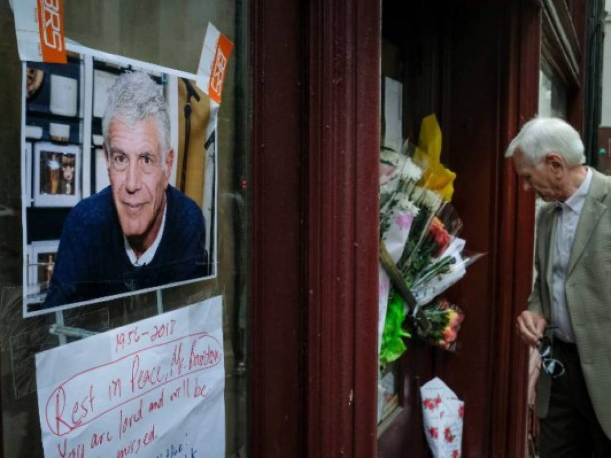 Tristeza en restaurante donde Anthony Bourdain cenó con Obama