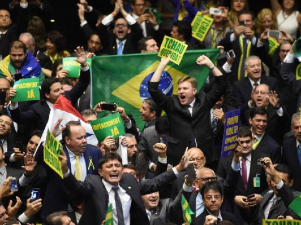 Cámara de Diputados de Brasil abre vía al impeachment de Rousseff