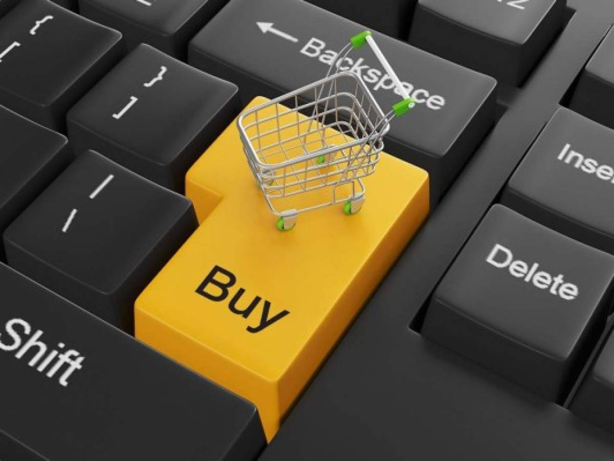 ¿Compran diferente hombres y mujeres online?