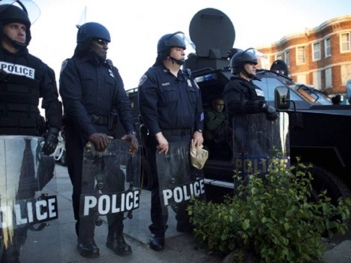 EE.UU: Baltimore, en toque de queda