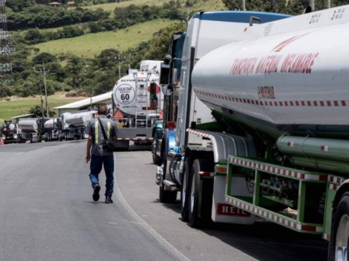 Costa Rica: Persisten los bloqueos por huelga sindical contra reforma fiscal