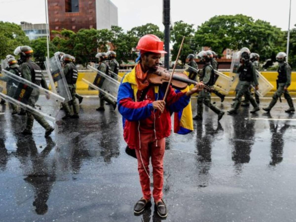 Venezuela: La oposición desafía votación y llama a tomar las vías