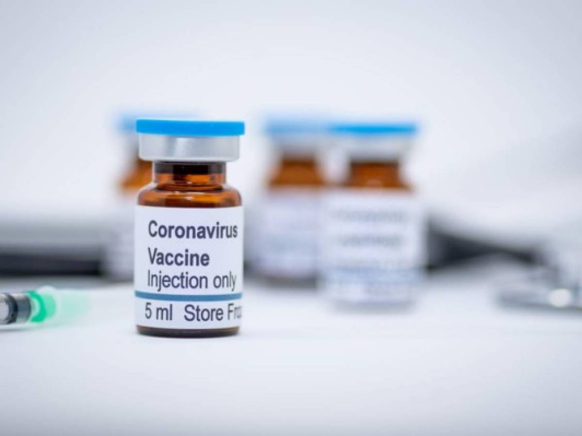 EEUU recomiendan una 'pausa' en uso de vacuna de JyJ por temor a coágulos de sangre