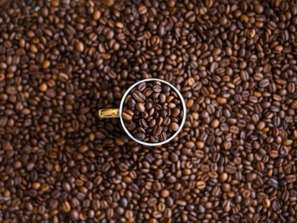 Las enormes exportaciones de café de Brasil pondrían fin a repunte de precios del grano
