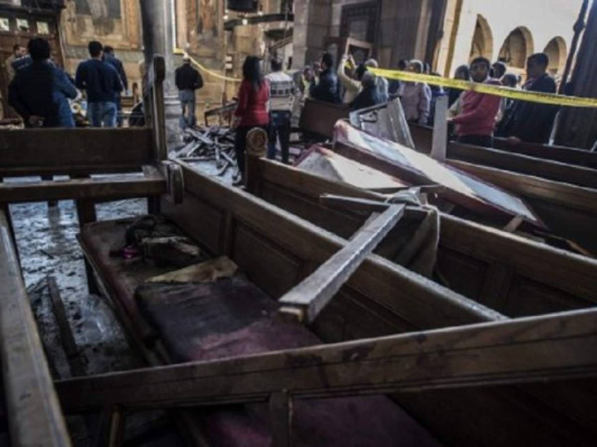 Al menos 25 muertos en atentado en una iglesia en El Cairo