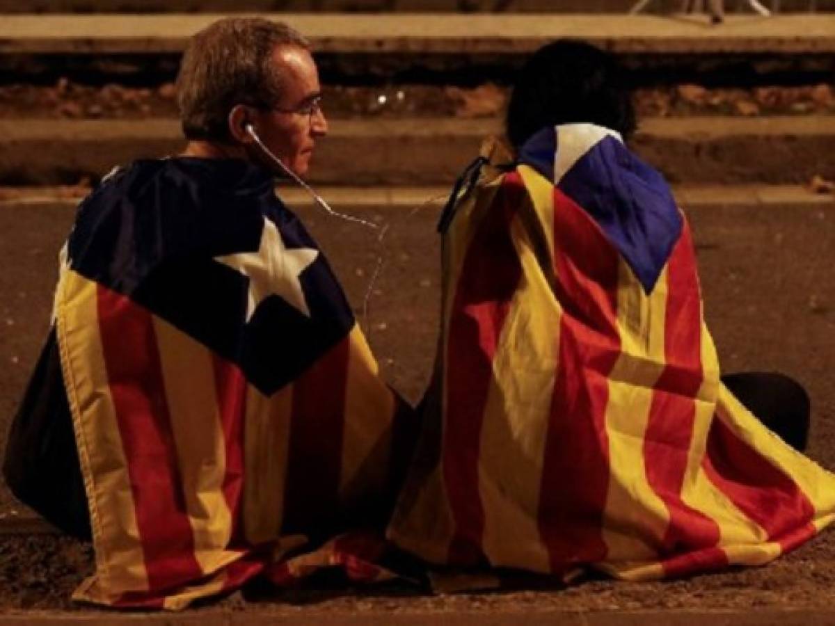Cataluña suspende declaración de independencia (por el momento)