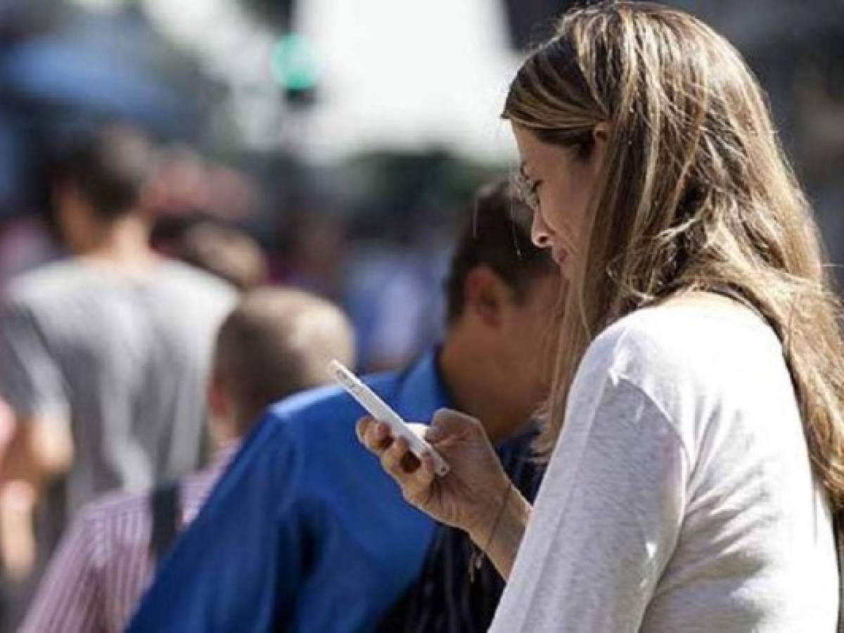 Costa Rica: eliminarían regulación en tarifas celulares