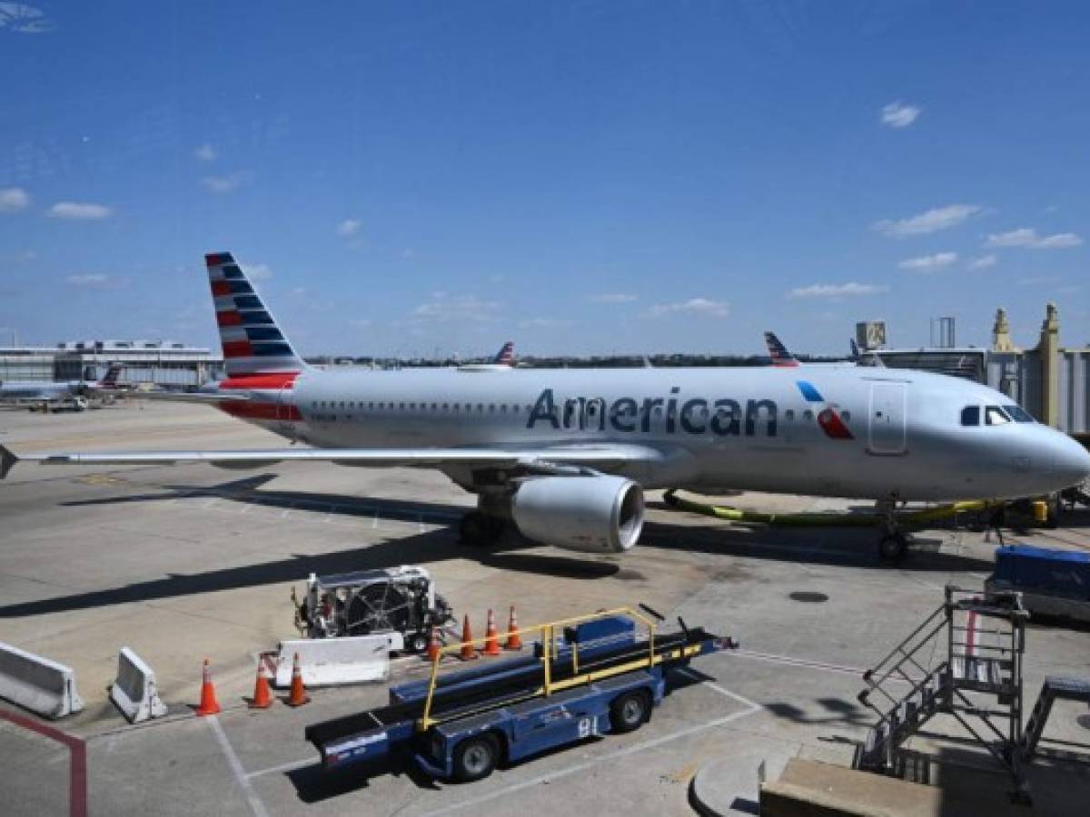 American Airlines y United añaden vuelos a medida que demanda se recupera