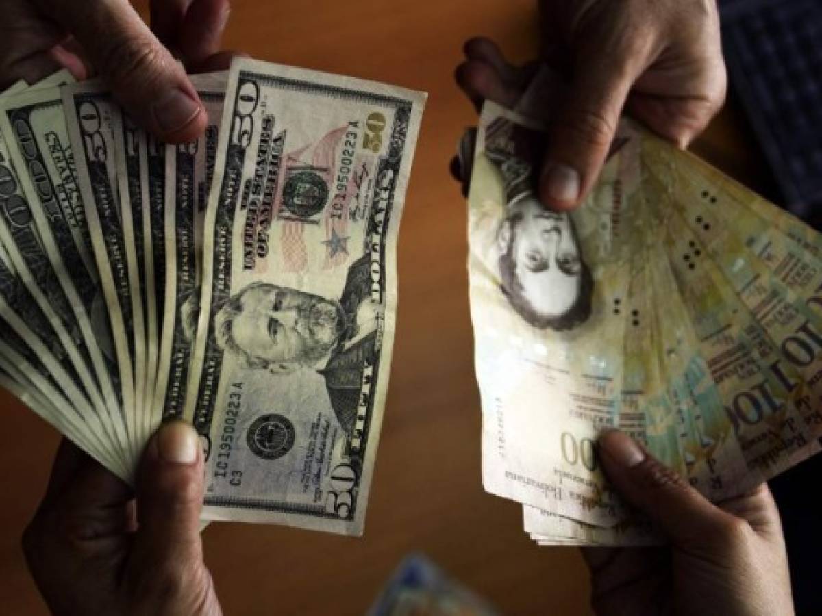 Venezuela devaluó su moneda 43,37%