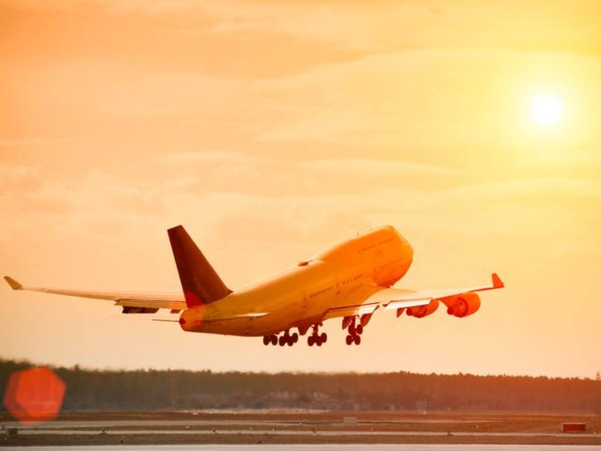 ¿Cómo afectarán las altas temperaturas su próximo viaje en avión?