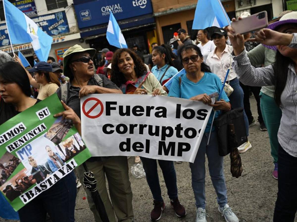 Guatemaltecos exigen renuncia de fiscal general Consuelo Porras