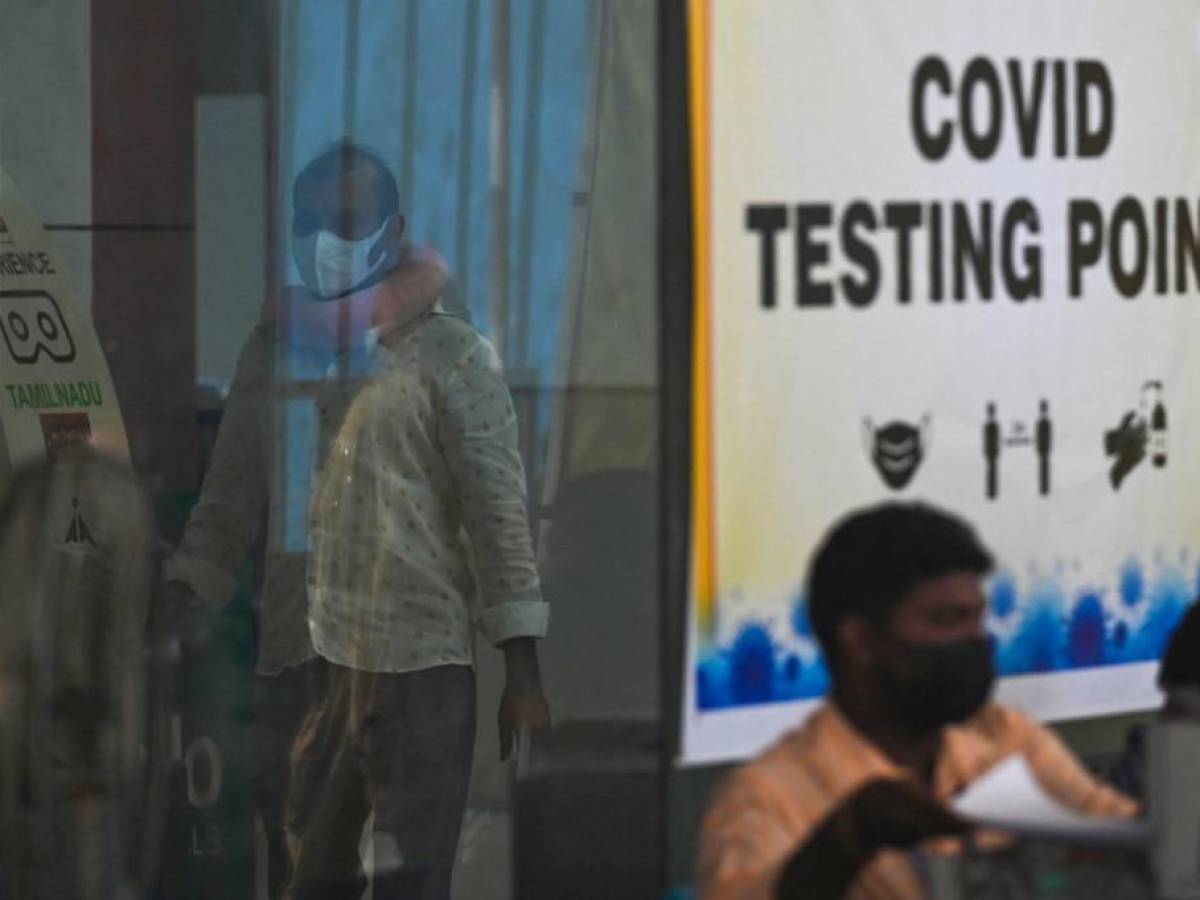 OMS mantiene nivel máximo de alerta para la pandemia de COVID-19