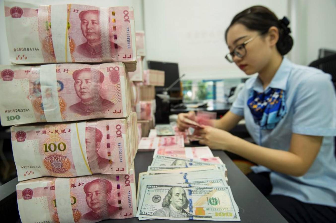 Argentina pagará importaciones desde China con yuanes en medio de corrida cambiaria