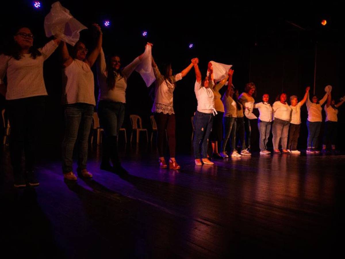 El teatro como sanación a la violencia doméstica para mujeres en Guatemala