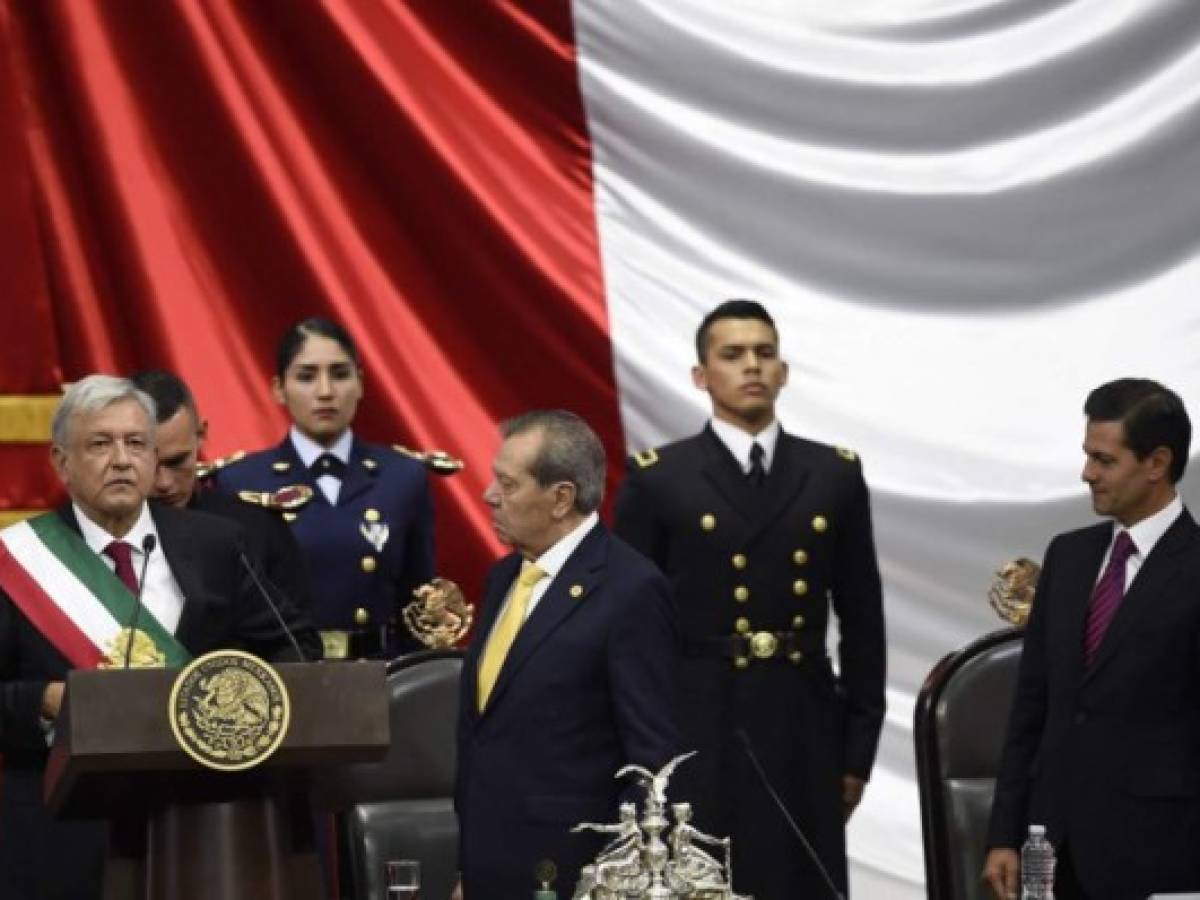 México: AMLO promete perseguir a los corruptos en su primer día como presidente