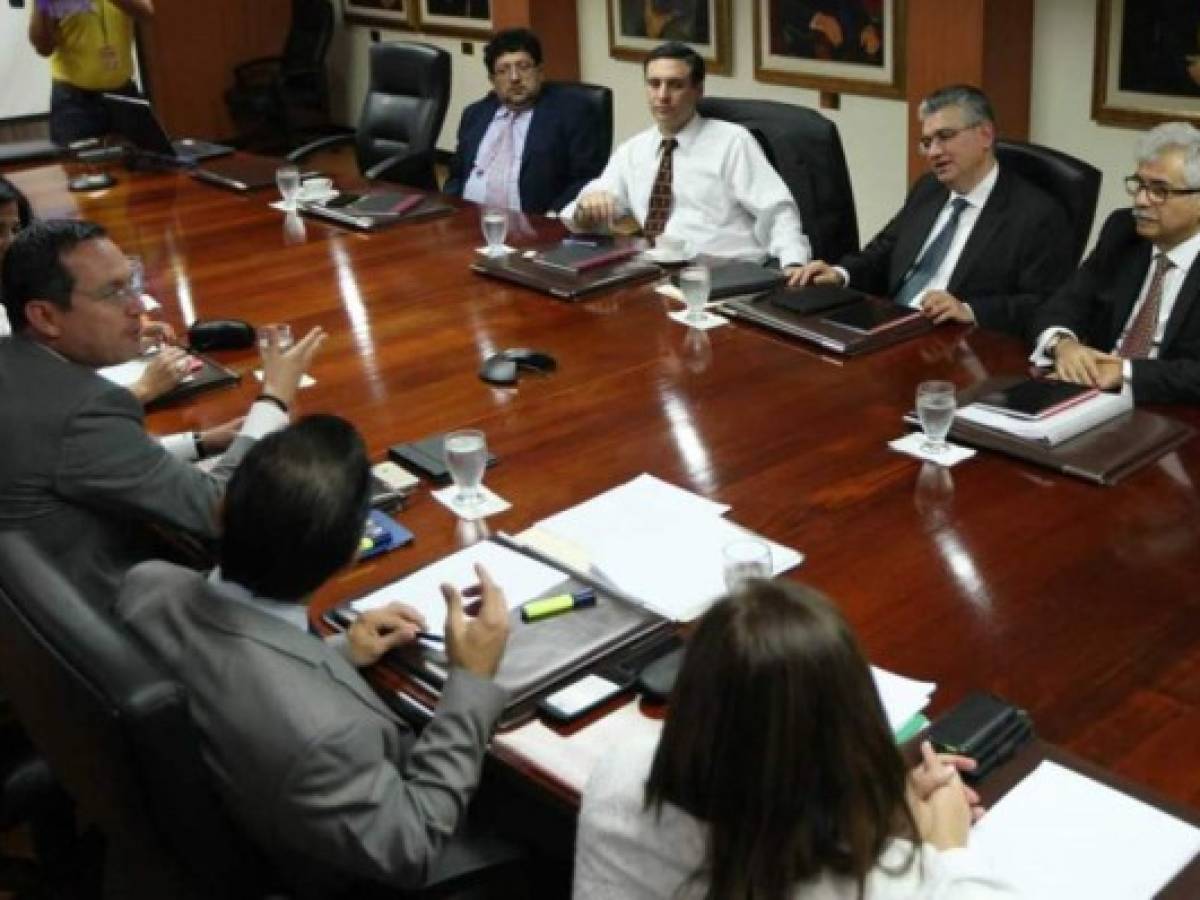 Honduras anuncia ansiado acuerdo con el FMI