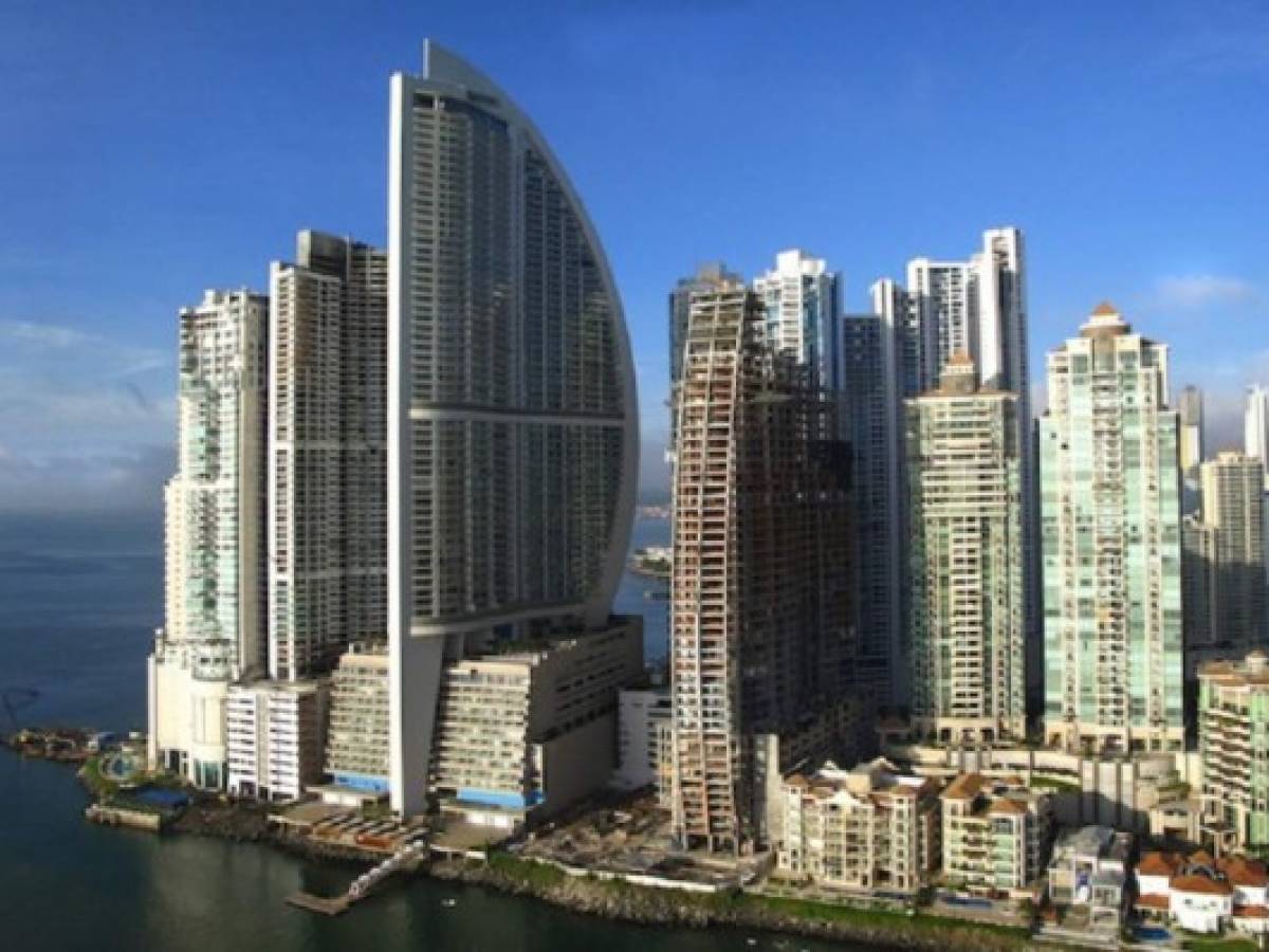 Trump Ocean Club, a toda vela