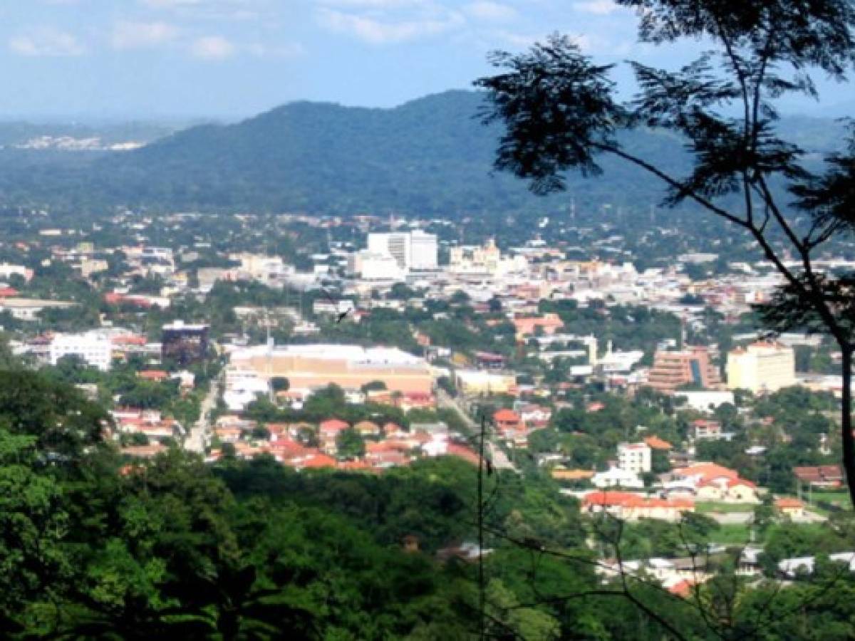 Honduras: senadores de EE.UU. visitan centro en zona de maras