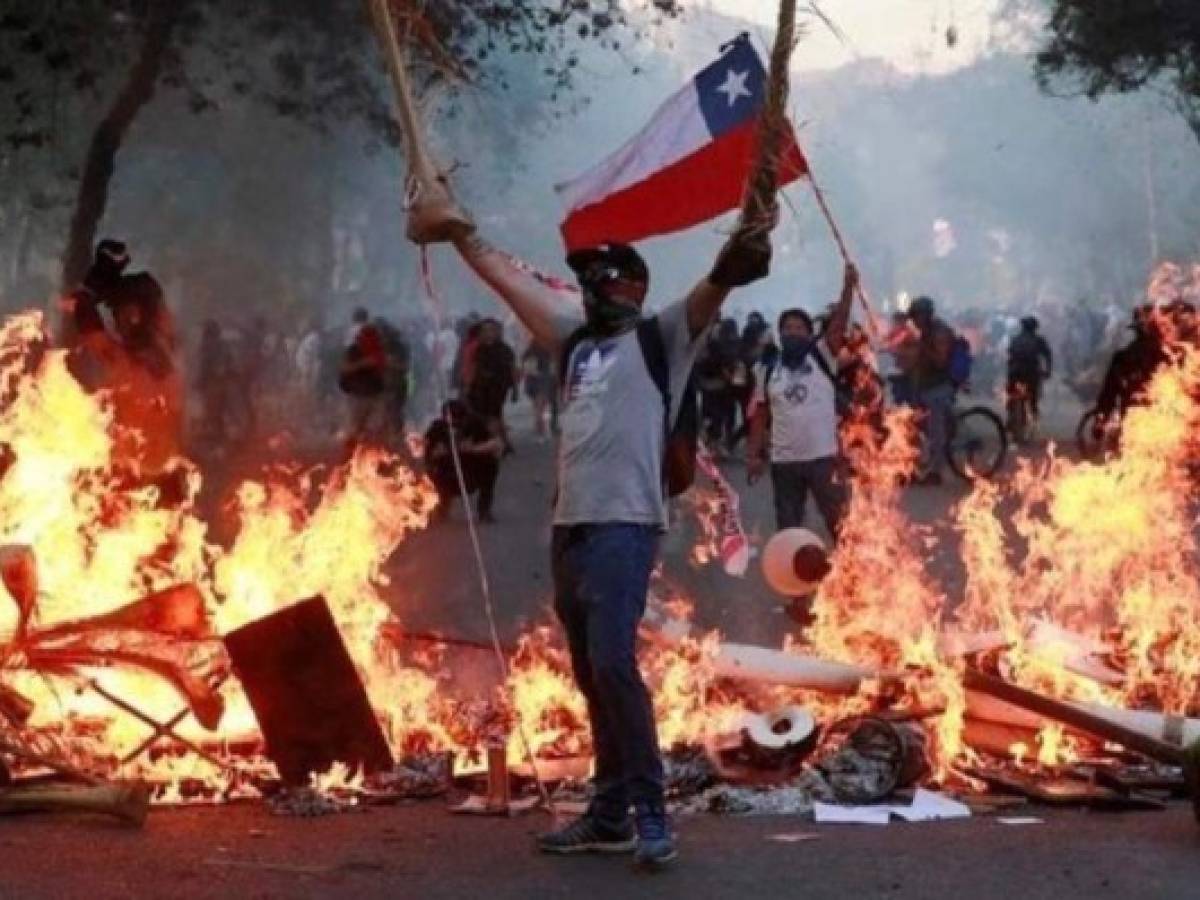 Incertidumbre en Chile tras 45 días de una crisis social sin tregua