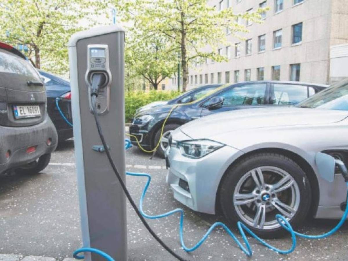 Noruega, primer país que supera el 50 % de autos eléctricos vendidos