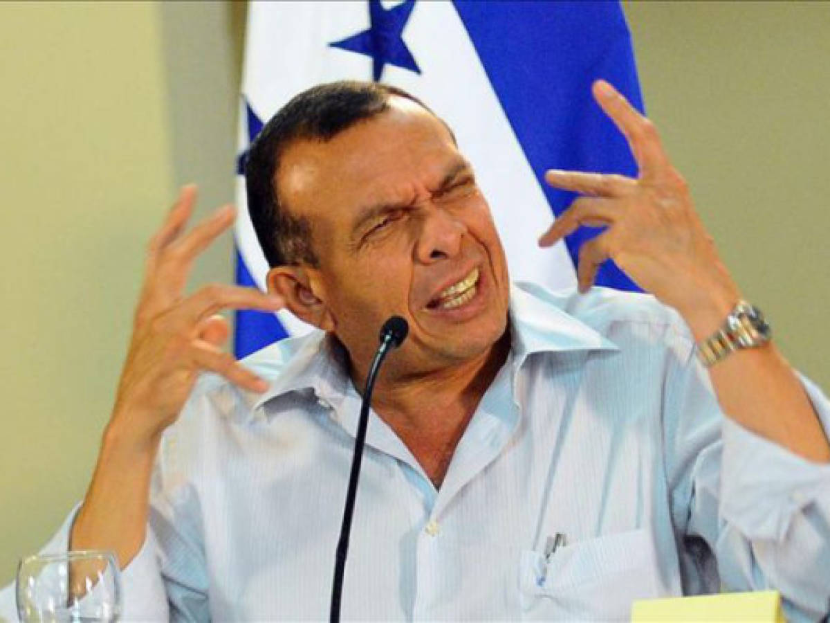Presidente Lobo critica a sus más cercanos colaboradores