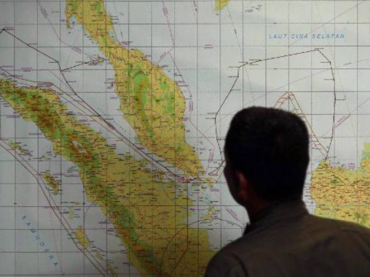 Malasia extendió hoy perímetro de búsqueda de avión desaparecido