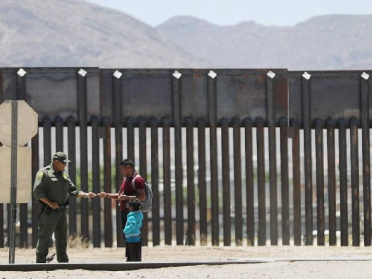 México insta a EEUU reasignar oficiales fronterizos para disminuir tiempos de espera en frontera