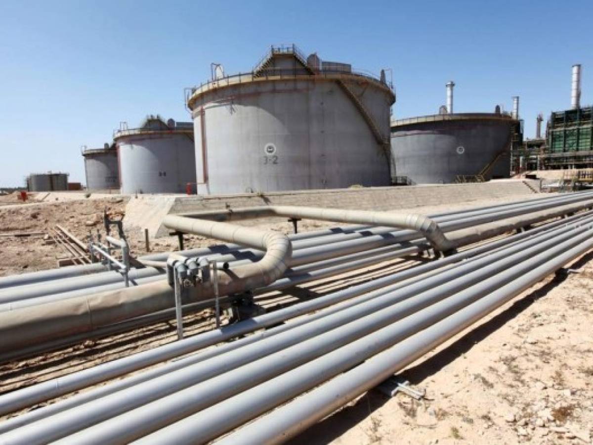 Problemas con el suministro en Libia disparan el precio del petróleo