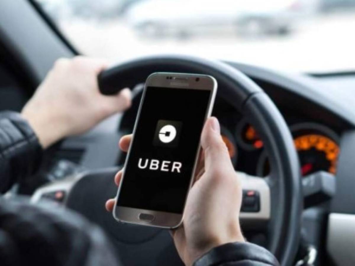 Uber demanda a California por ley que clasifica como empleados a sus conductores