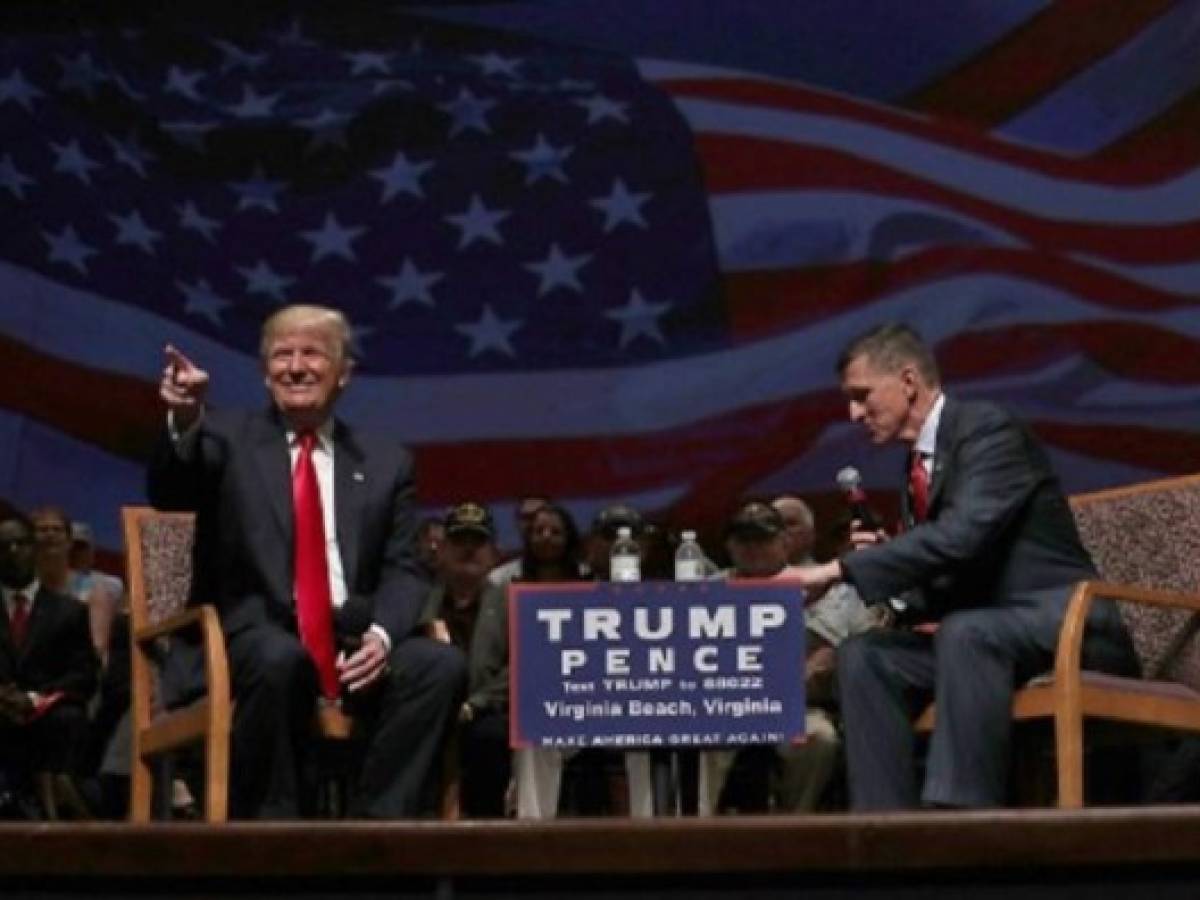 Trump niega colusión con Rusia tras inculpación de un exasesor