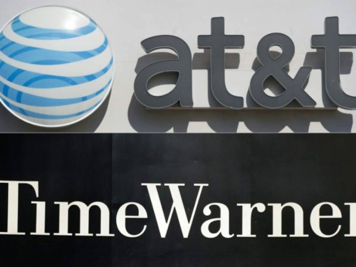 EEUU prepara decisión para aceptar o no fusión de ATyT con Time Warner