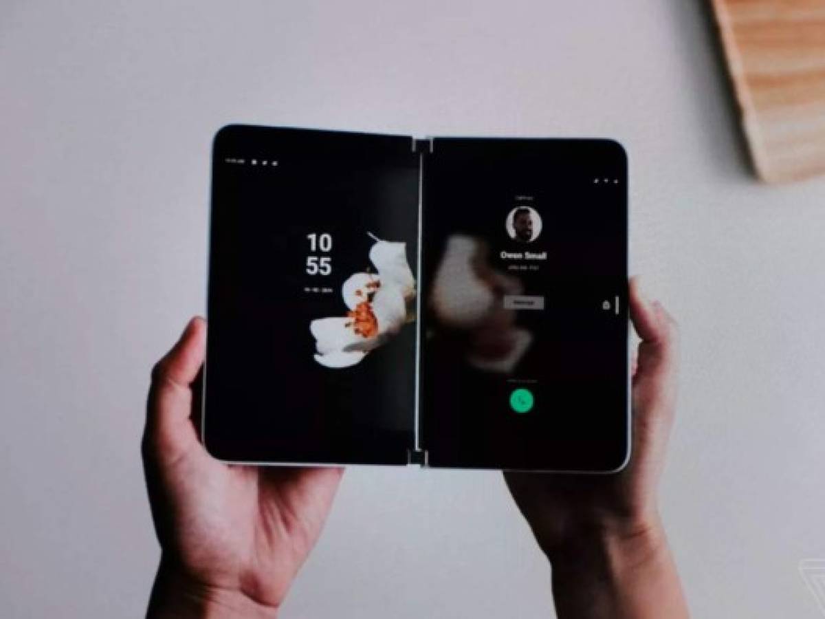 Microsoft lanza su celular con dos pantallas