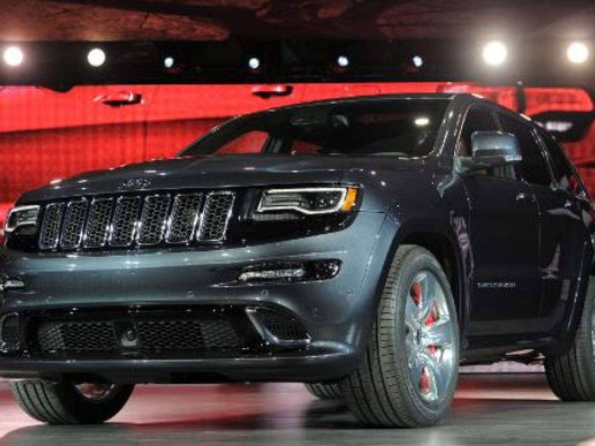 Chrysler retira 900 mil vehículos por problema en frenos