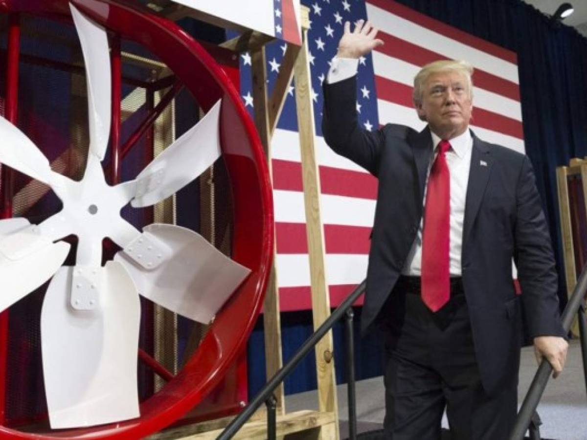 Trump da el primer paso para desmantelar al Obamacare