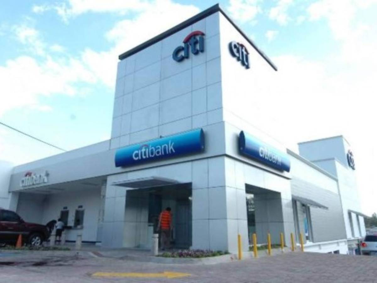 Fitch coloca observación negativa Citibank de El Salvador y SISA