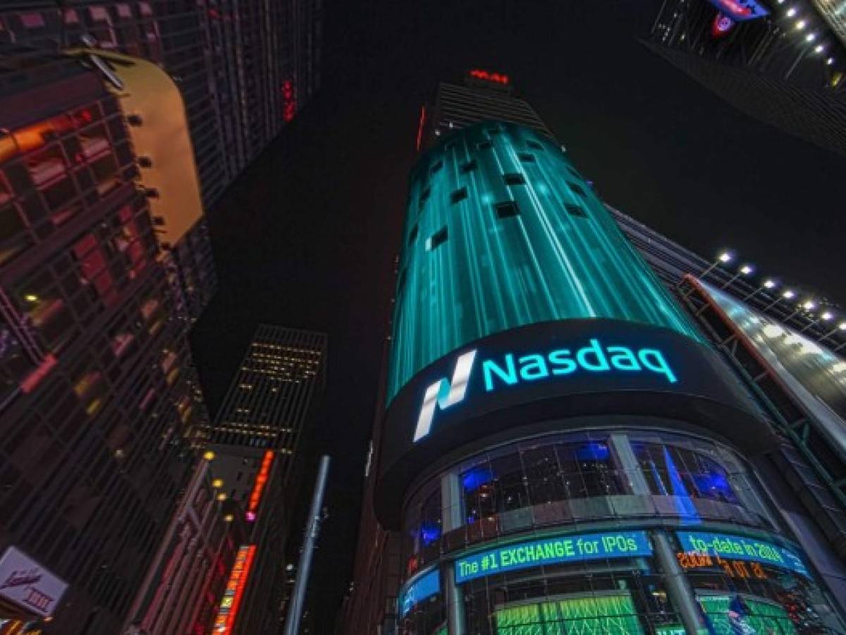 El Nasdaq supera los 7.000 puntos por primera vez en su historia