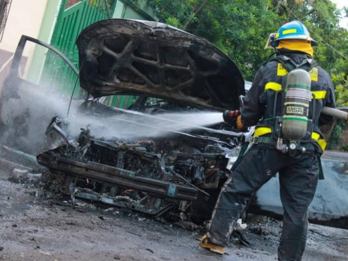 El Salvador: Avalan nuevo impuesto de 5 % a los seguros para financiar a bomberos