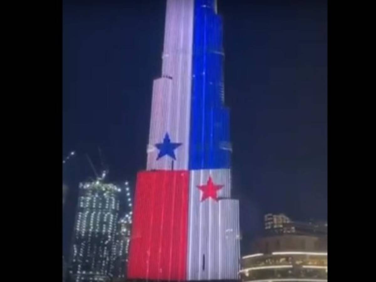 El edificio más grande del mundo vistió los colores de Panamá