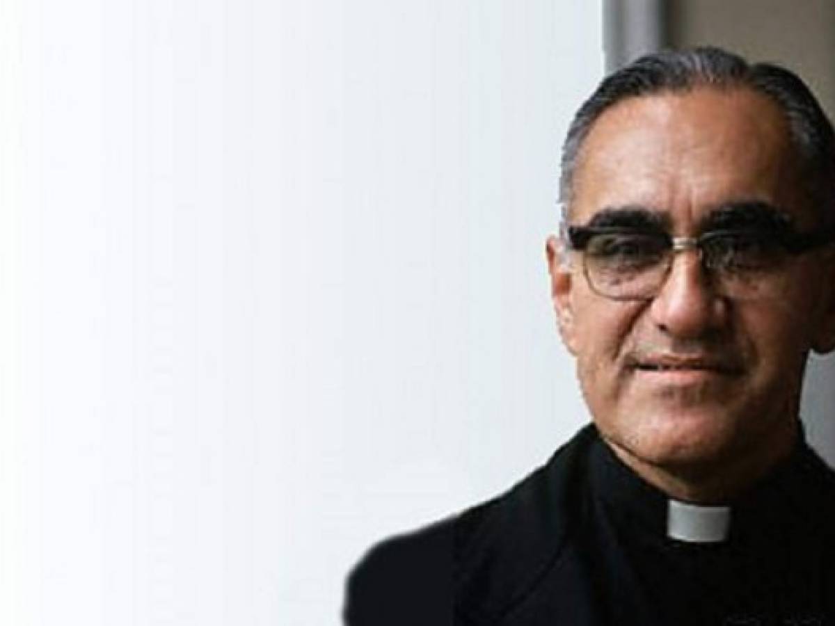 Vaticano reconoce que se intentó denigrar a Romero